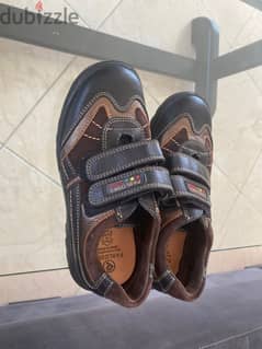 حذاء (جزمة ) اطفال جديده  صناعه اسباني لون بني وارد الخارج 0