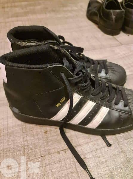 حذاء أديداس سوبر ستار اسود أصلي مقاس ٣٩. ٥ adidas superstar black 39.5 1
