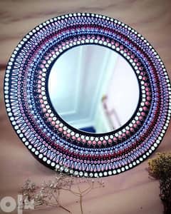 مرآة مزينة باشكال المانديلا بألوان اكريلك شغل يدوي 0