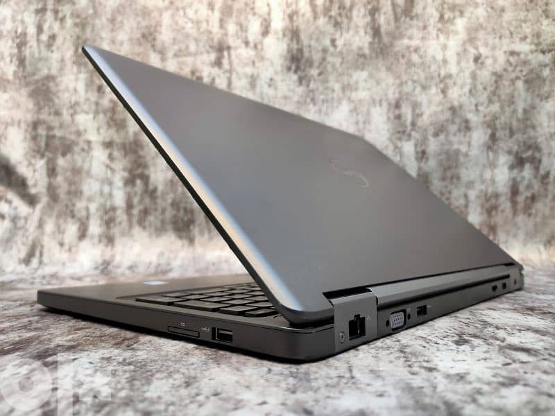 core i7  HQ مع نيفيديا 2 جيجا dell precision 3520 للمبرمجين 5