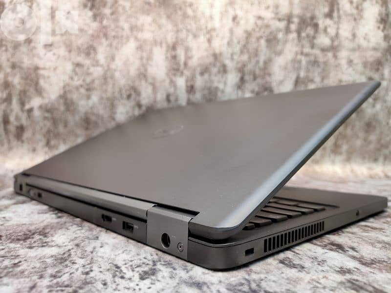 core i7  HQ مع نيفيديا 2 جيجا dell precision 3520 للمبرمجين 4