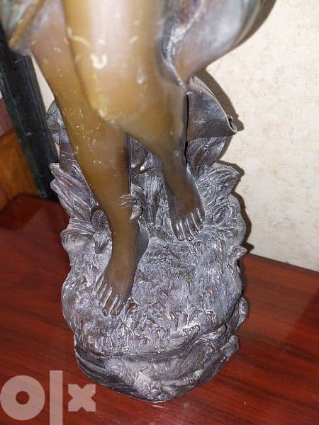 تمثال بنت برونز بوشاح 5