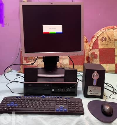 كمبيوتر كامل hp للبيع
