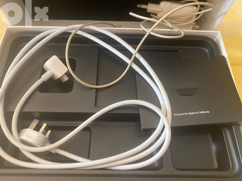Apple Macbook Air 11 inch 3