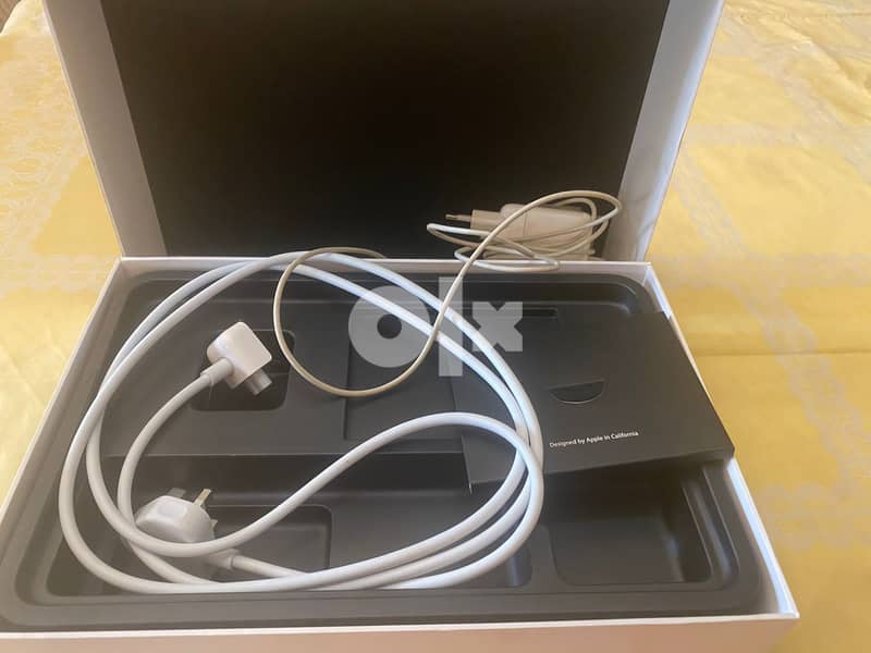 Apple Macbook Air 11 inch 4