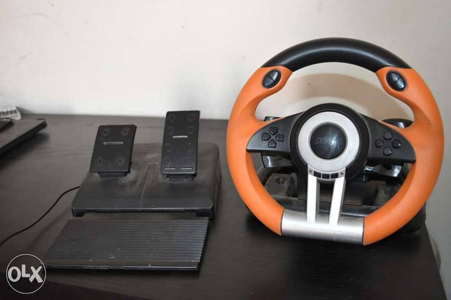 Steering wheel for racing on computer 0