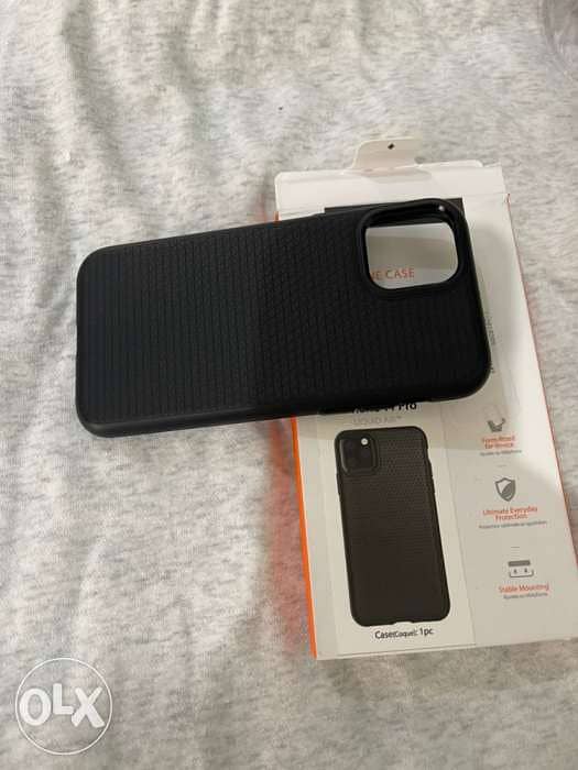 spigen cace iphone 11 pro 3