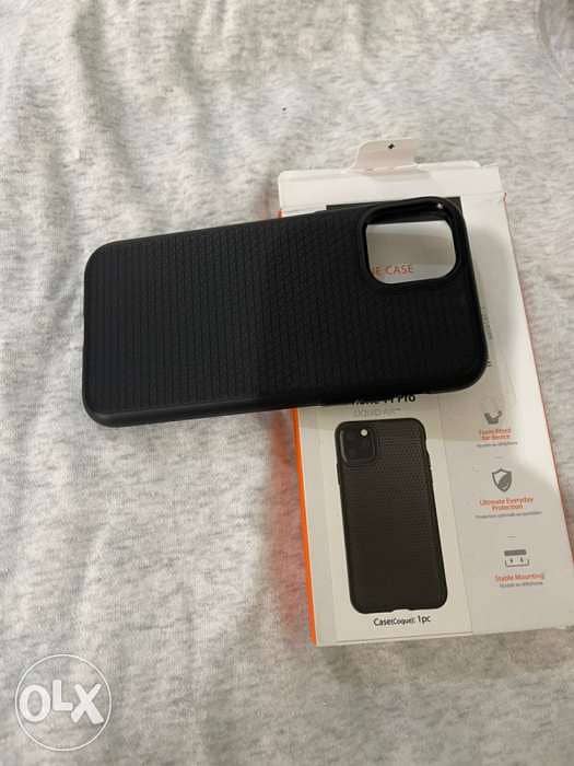 spigen cace iphone 11 pro 4