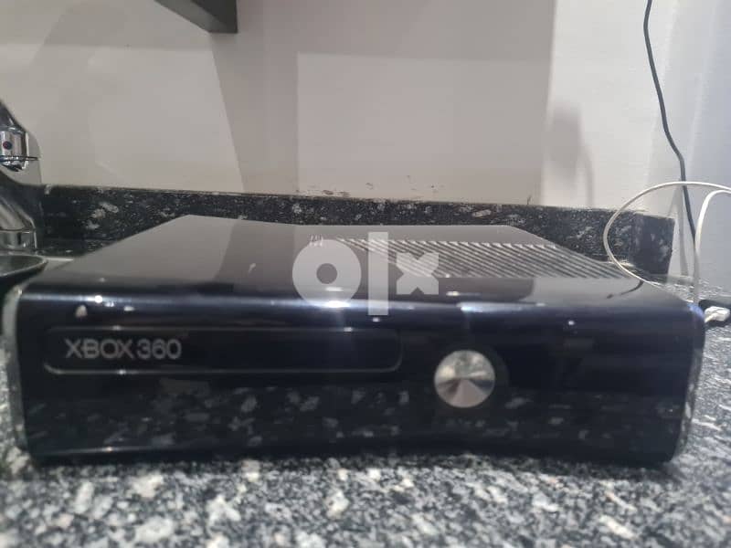 XBOX 360 with Kinect sensors and including some last decade games 1