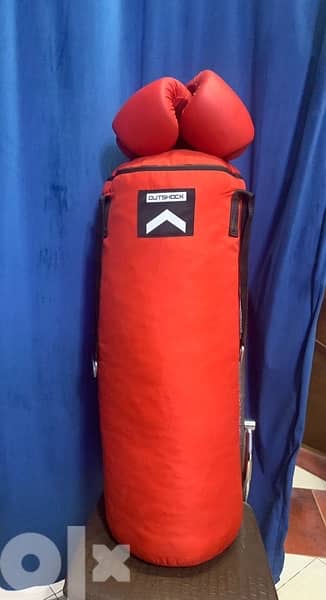 boxing bag and gloves ملاكمة 1