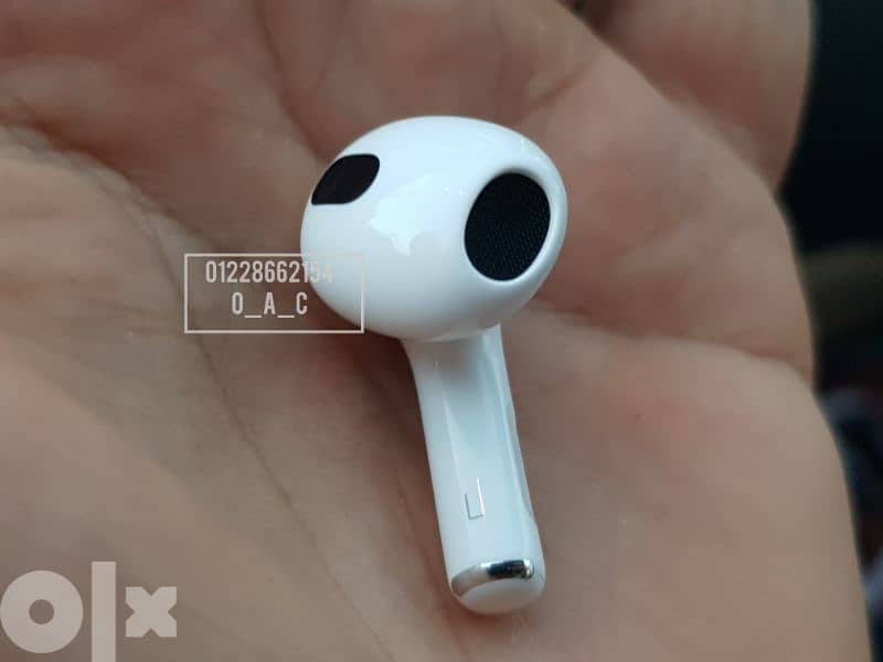 Airpods 3 Left side  فرده واحده يسار إستعمال راقي بدون خدش 1