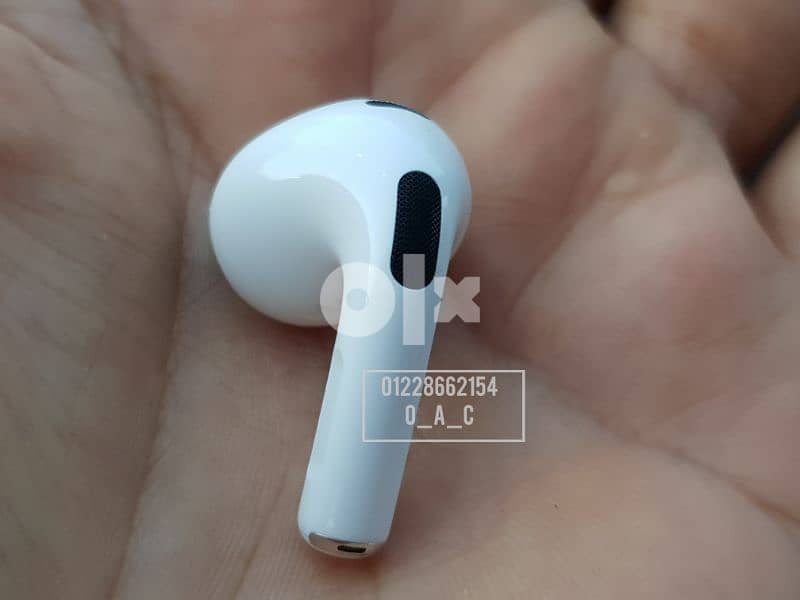 Airpods 3 Left side  فرده واحده يسار إستعمال راقي بدون خدش 2