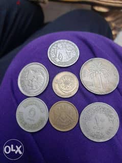 مجموعة من العملات المعدنية القديمة جدا والنادرة