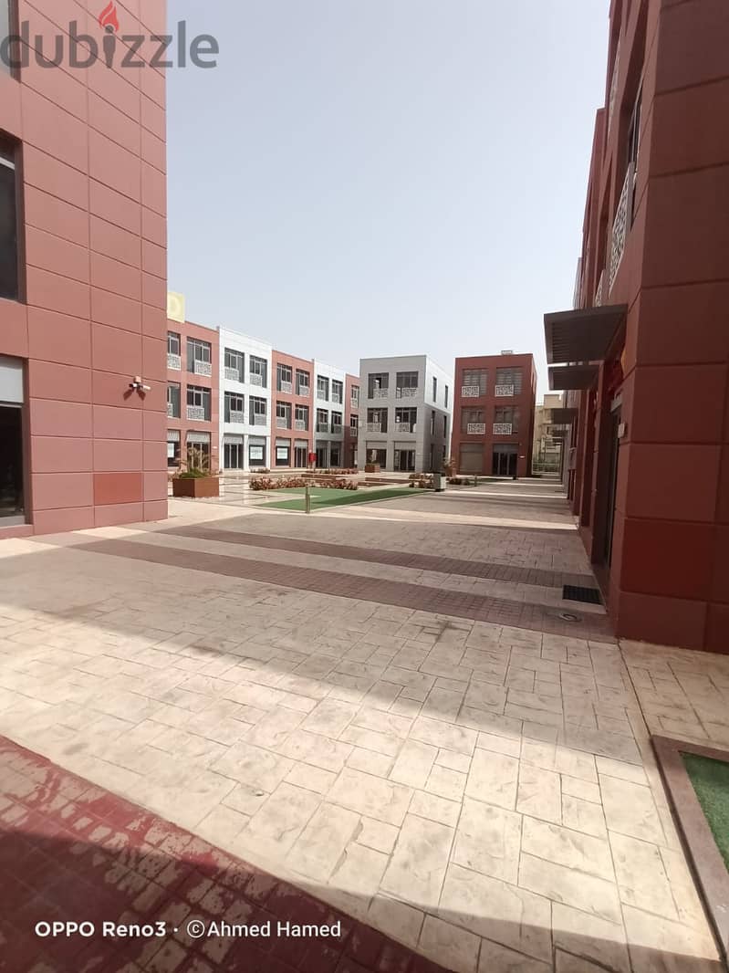 مبنى اداري او طبي للبيع في الشيخ زايد 200م في Courtyard الشيخ زايد 8