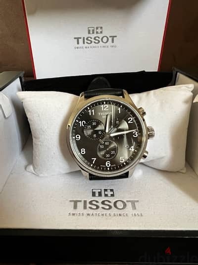 ساعه tissot موديل ٢٠٢٣اصليه بالضمان و العلبه لم تستعمل