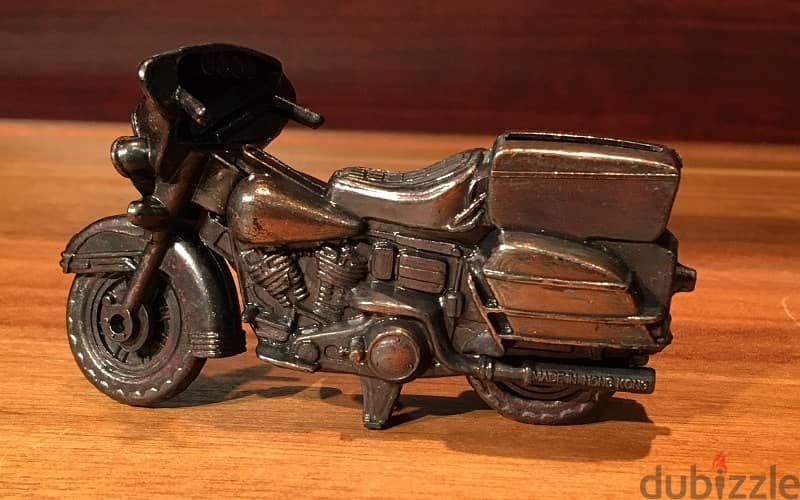 ماكيت دراجة نارية هارلي من المعدن يستخدم براية اقلام 3