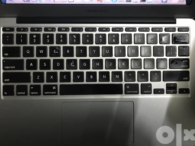 Macbook Air mid 2012, i7 جديد حالة الزيرو Silver  8 giga ram 11.6 inch 3