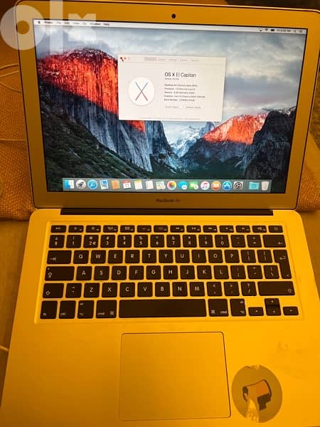 MacBook Air (13-inch , Early 2015) with charger and box 0