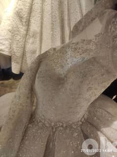 فستان زفاف بحالته زيرو