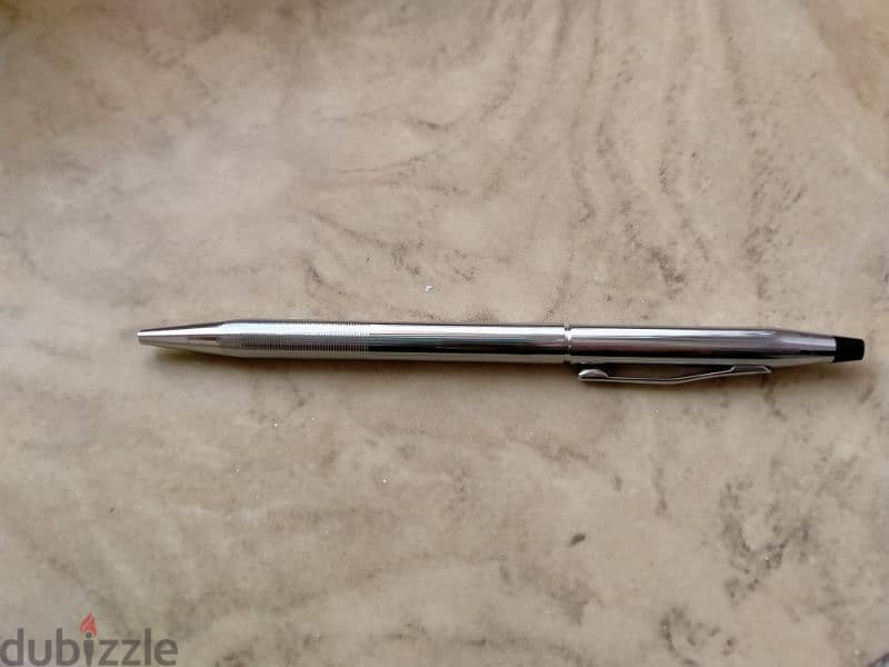 قلم جاف كروس فضى بحالة ممتازة سعره الاصلى ١٢٠٠ جم 2
