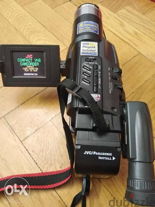 وارد أمريكا كاميرا jvc VHS c الكاميرا بحالة ممتازة معاها شنطه وشاحن 4