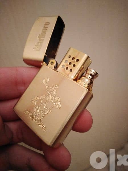 Marlboro MJK III Gold Plated lighter. 1