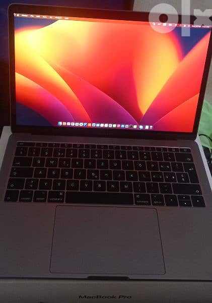 MacBook Pro 13, 2017 1