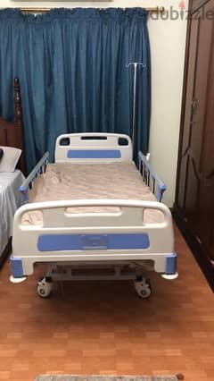 سرير طبي متحرك للايجار الشهري بالمنزل يدوي مستورد وكهرباء  ٠١١١١٩٨٦٨٢٨