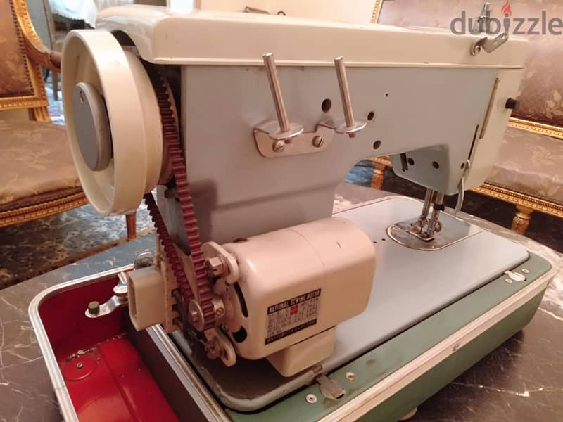 ماكينة خياطة ياباني أصلي من السبعينيات ماركة BlueBird لم تستخدم 12