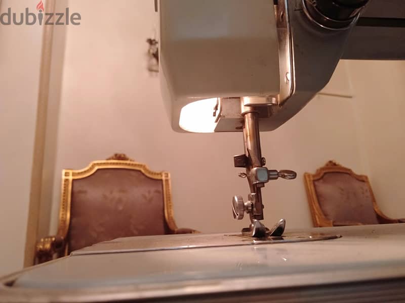 ماكينة خياطة ياباني أصلي من السبعينيات ماركة BlueBird لم تستخدم 9