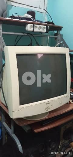 شاشه كمبيوتر DELL اصلية 0