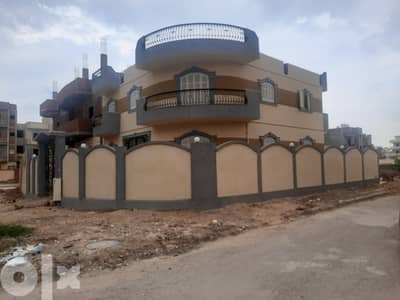شقه دور الاول كامل للايجار كبيرة مفروشة مجهزة  الدور الأول