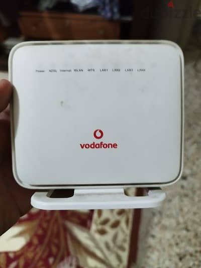 راوتر Vdsl Huawei فودافون هواوى - راوتر وسويتش بحالة ممتازة بالكرتونة