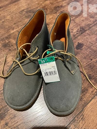 Original  Benetton boys shoes shamwa size 33