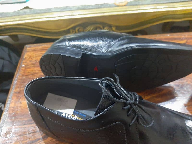 حذاء كلاسيك مقاس ٣٧ يلبس ٣٨ 1