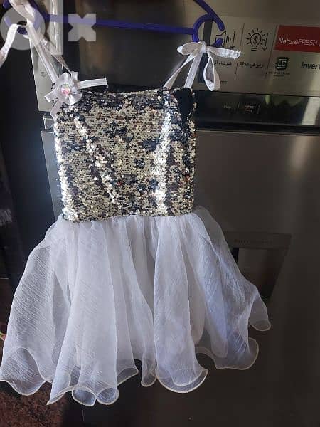 فستان جديد سوارية جالي هدية ومستخدمتهوش من سنتين لتلاتة وممكن لاربعة 0