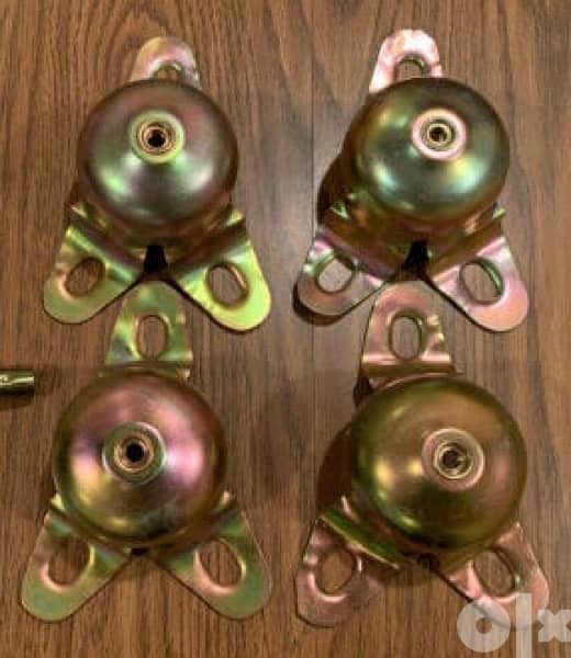 GM Hub Cap Mounting Holders. 2