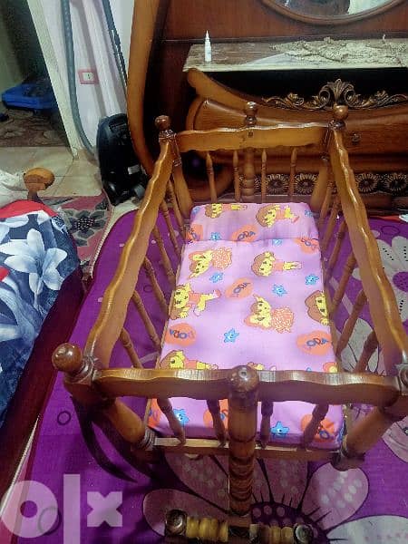 سرير اطفال للبيع 1