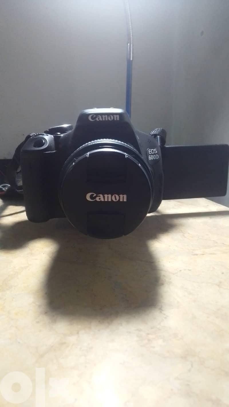 كاميرا Canon EOS 600D بحالة الجديد وبطارية إضافية والشنطة الأصلية 2