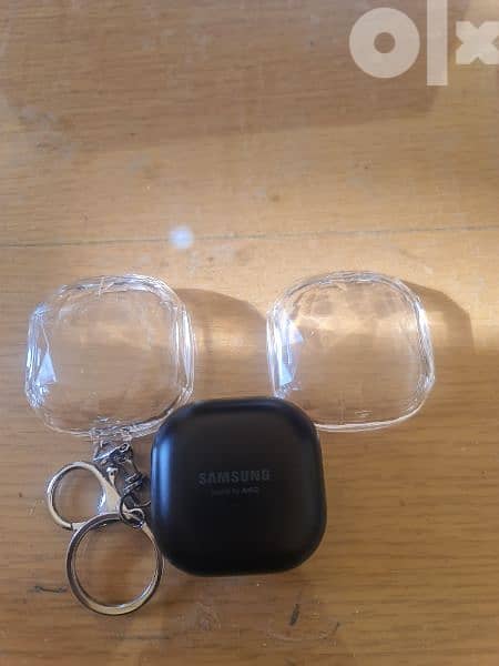 black samsung glaxy buds pro 1