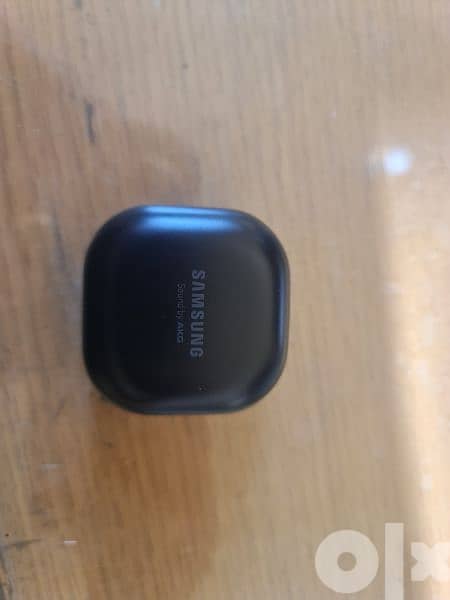 black samsung glaxy buds pro 3