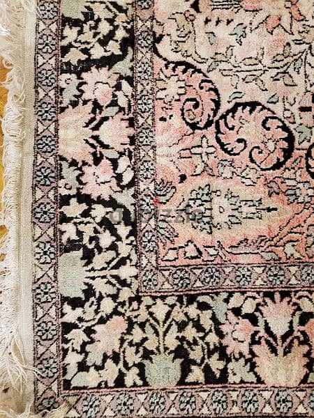 Magical Vintage Handmade Silk Rug
122* 182cm
Code(R009) 2