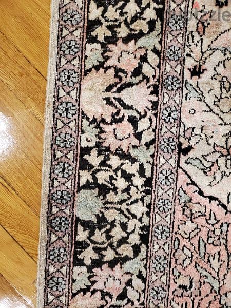 Magical Vintage Handmade Silk Rug
122* 182cm
Code(R009) 5