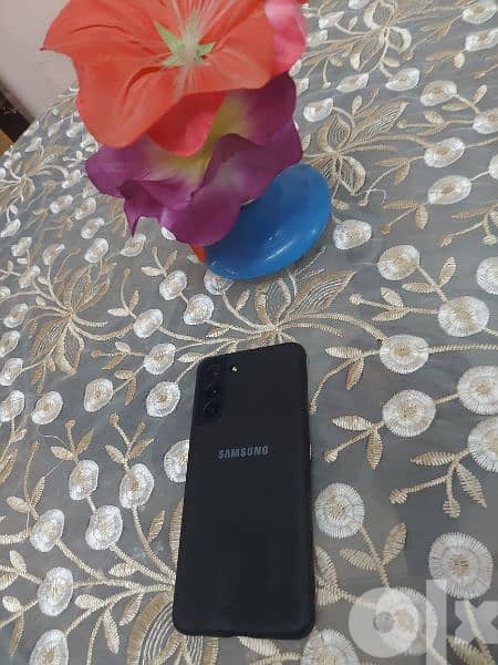 samsung s21 5g like new 2