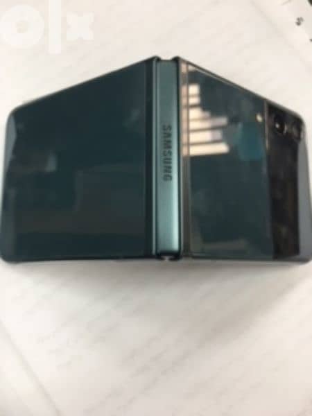 Samsung Galaxy Z Flip 3 4