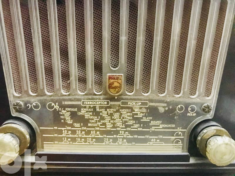 Vintage 1950 Philips radio 2