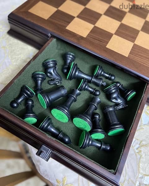 Antique chess box شطرنج انتيكه لعُشاق الفخامه 3