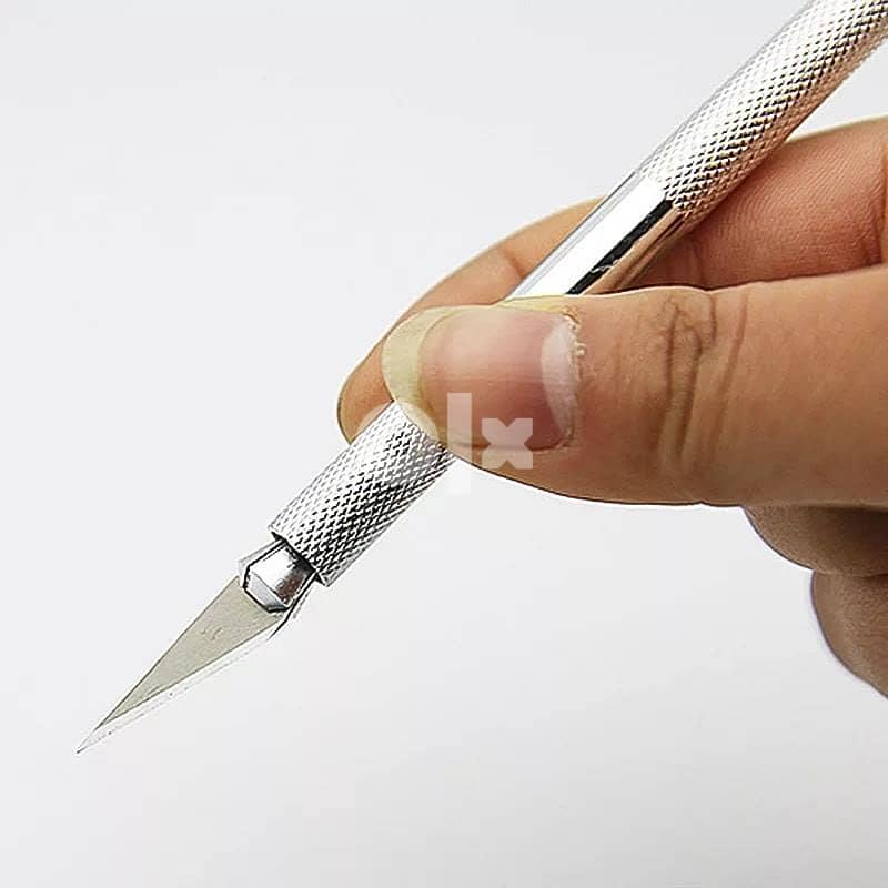 كتر قلم معدن مع 2 شفرات 4