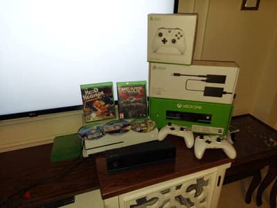 Xbox One S 1TB with Kinect Camera