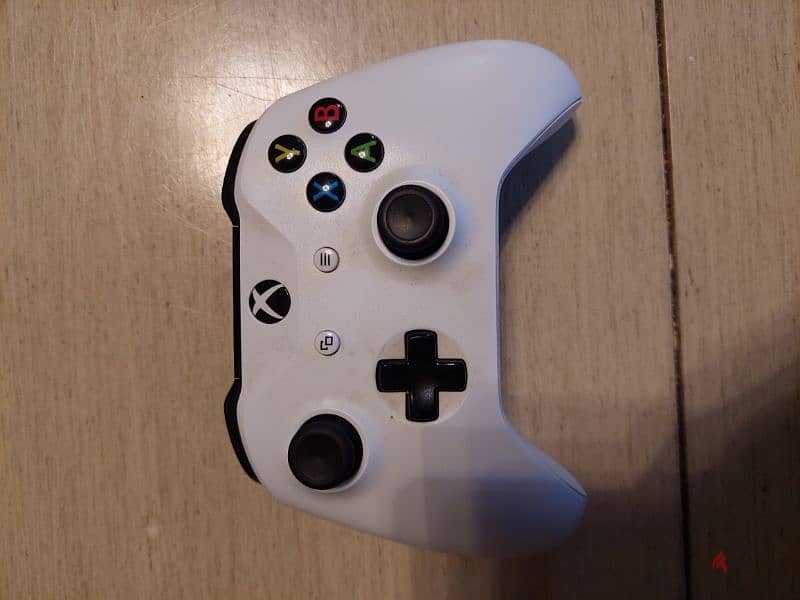 Xbox One S 1TB with Kinect Camera 2